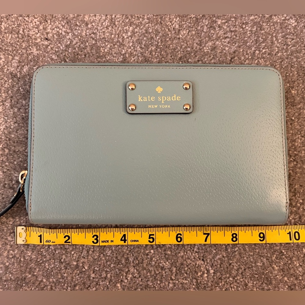 Kate Spade wallet pristine condition; never used